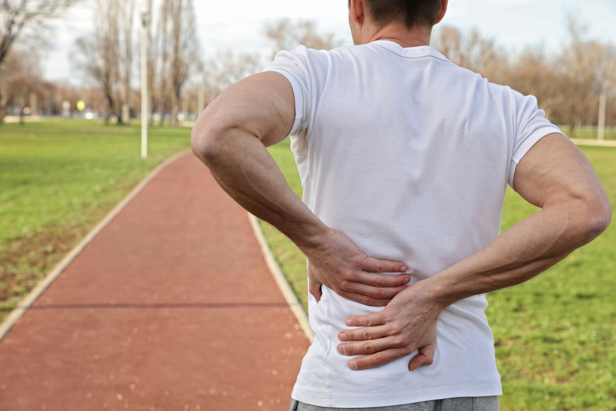 Back pain whilst bending: What to recognize