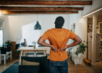 Thoracic Back Pain Symptoms – How to Treat It Right