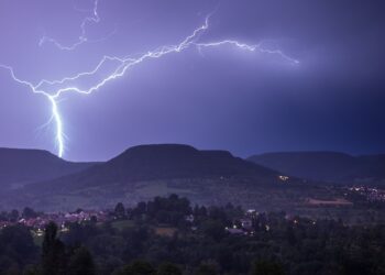 BREATHE EASY From scented candles to thunderstorms